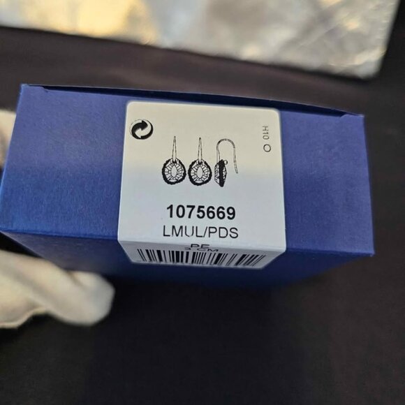 Swarovski Hyacinth Earrings - Picture 4 of 4